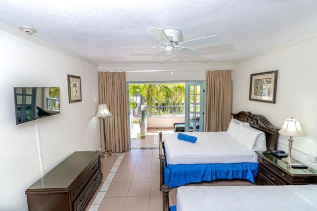 Savannah Beach Club Hotel Bridgetown Bagian luar foto
